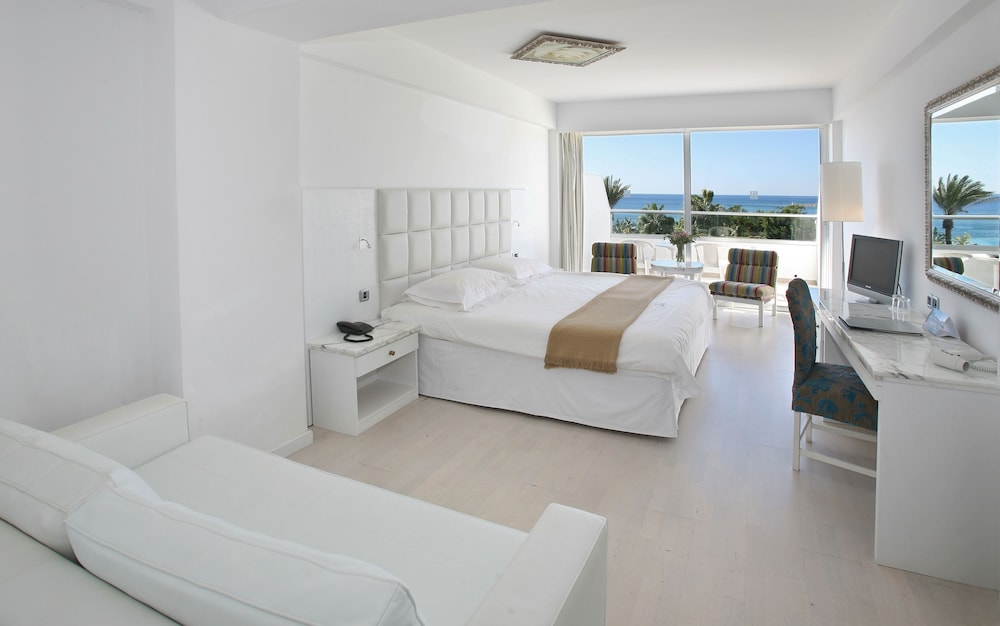 Grecian Sands Hotel 12/71
