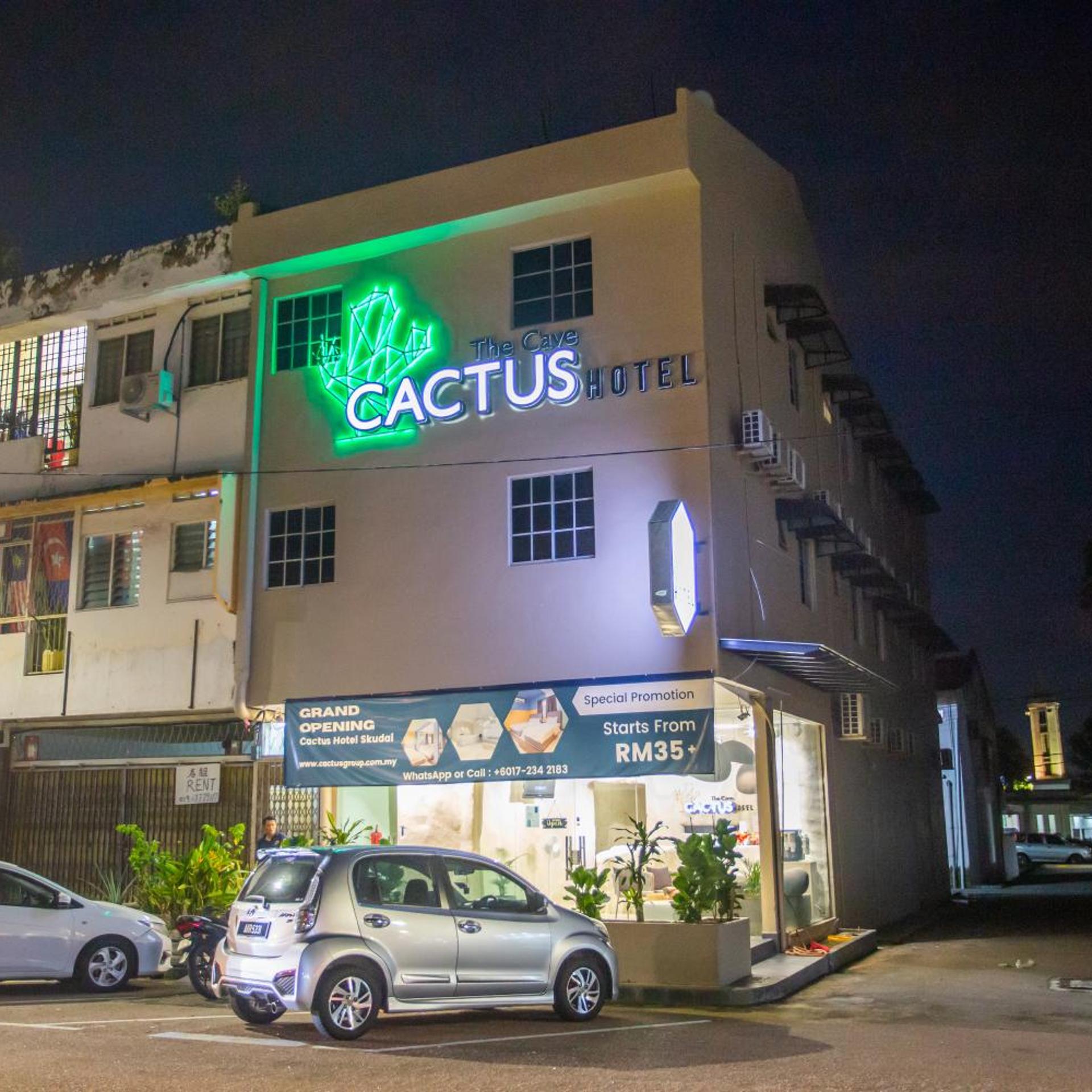 OYO 90028 Ragula Hotel 9/45