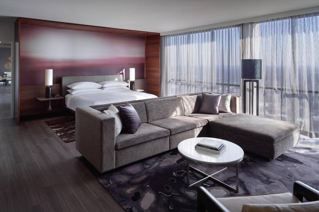 1 Bedroom, Presidential, Suite, King Bed, Skyline View, Lounge Access