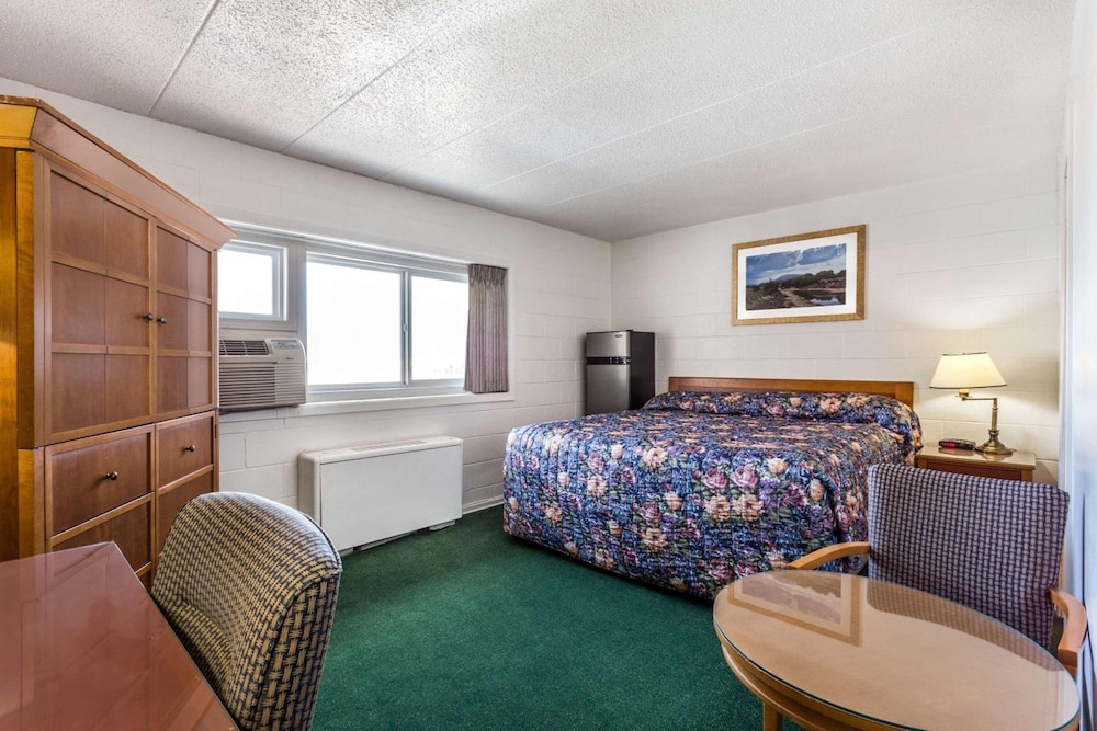 Moosejaw Inn 12/32