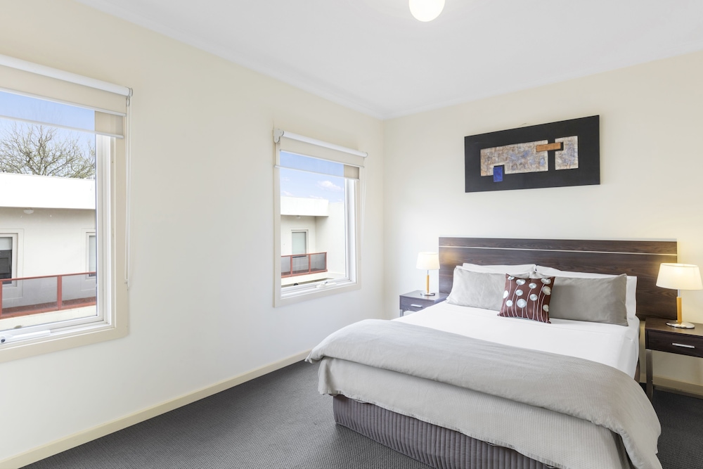 Hawthorn Gardens Serviced Apartments 8/36