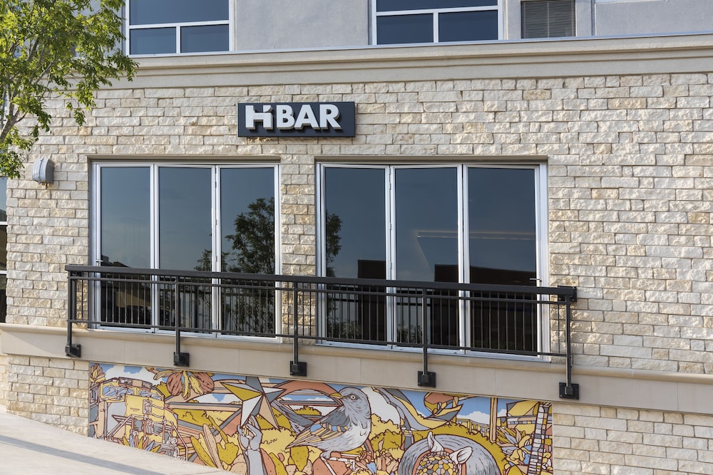 Hyatt House Austin Downtown 7/68