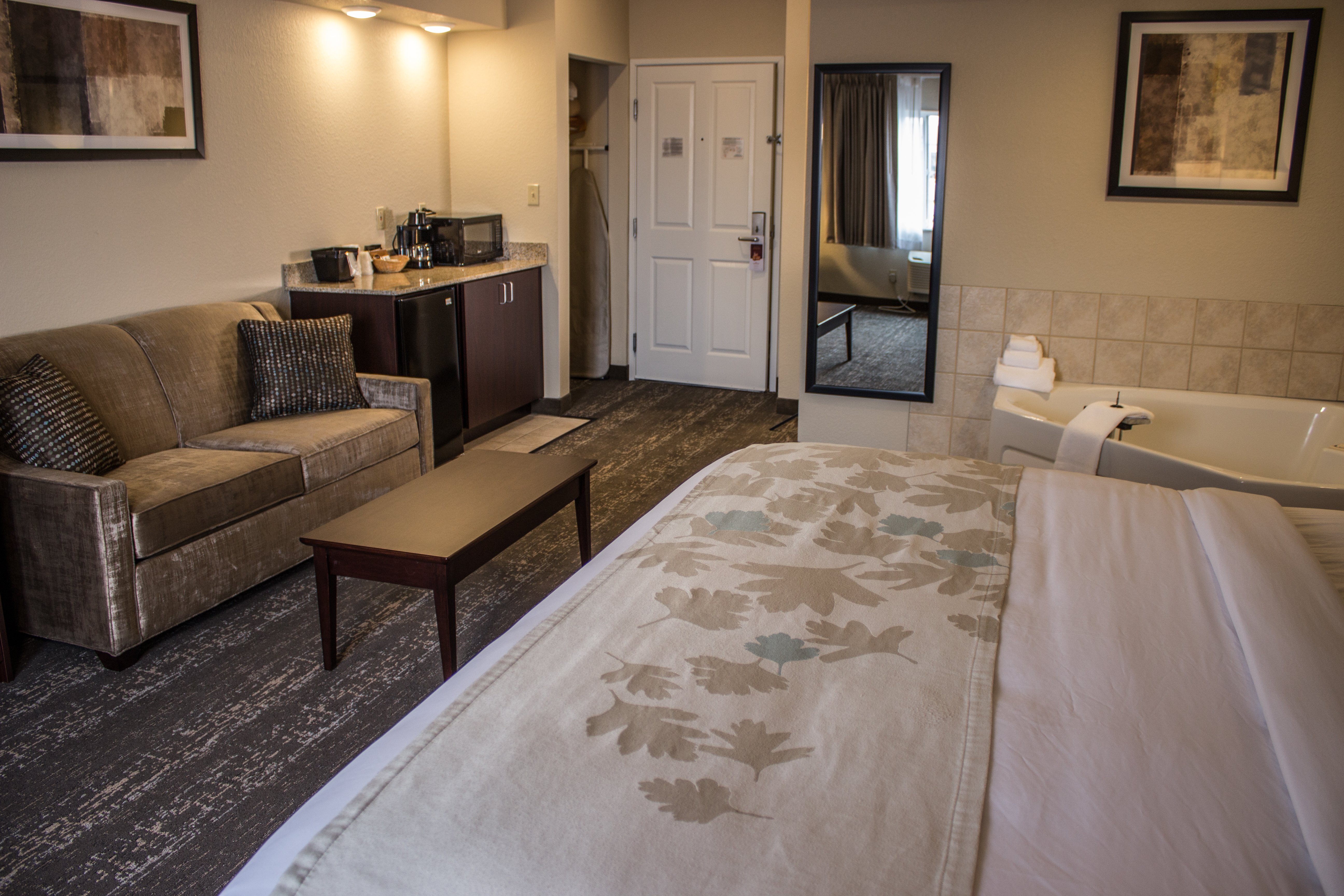 Cobblestone Suites Oshkosh 50/75