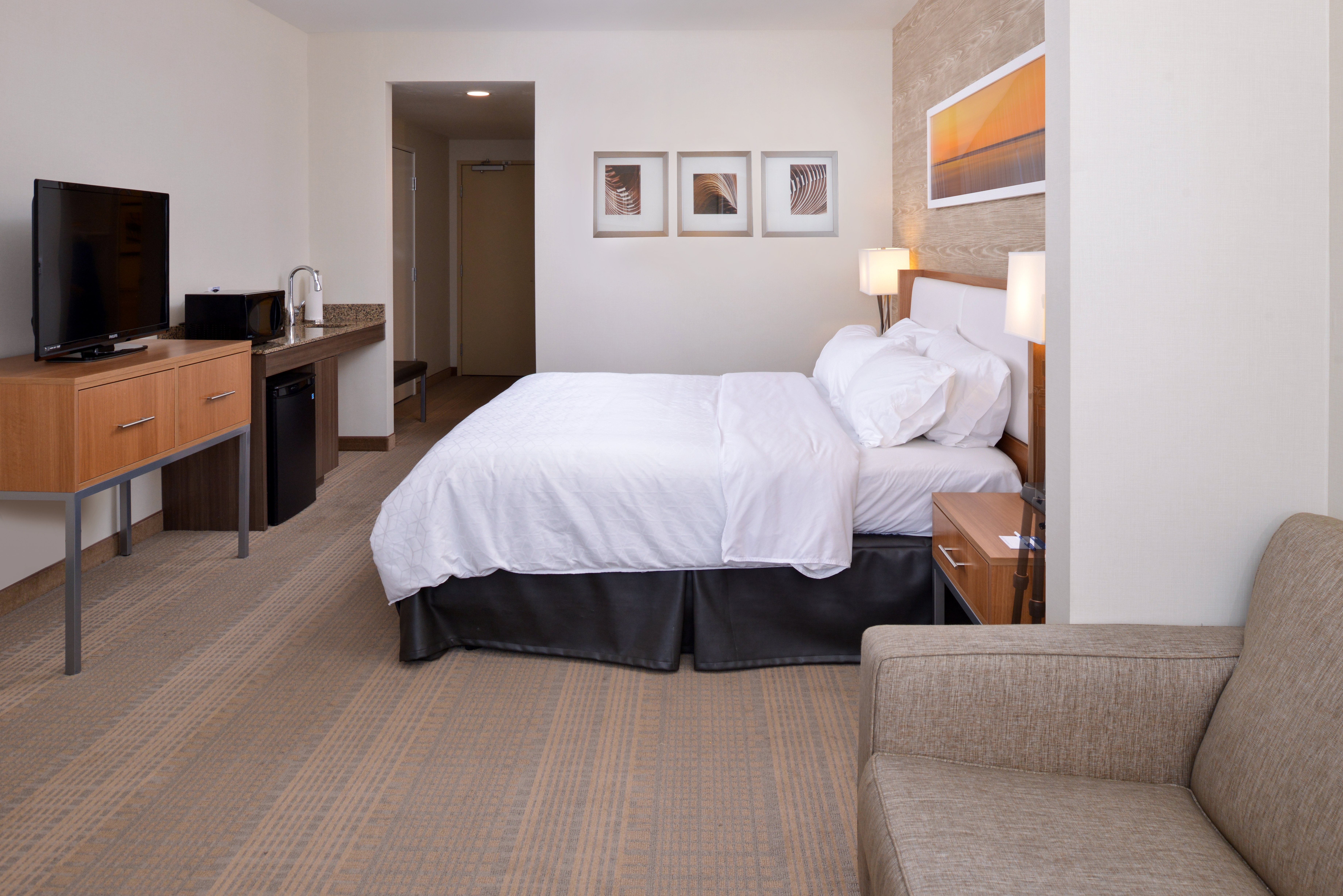 Holiday Inn Express Suites Pocatello 32/97