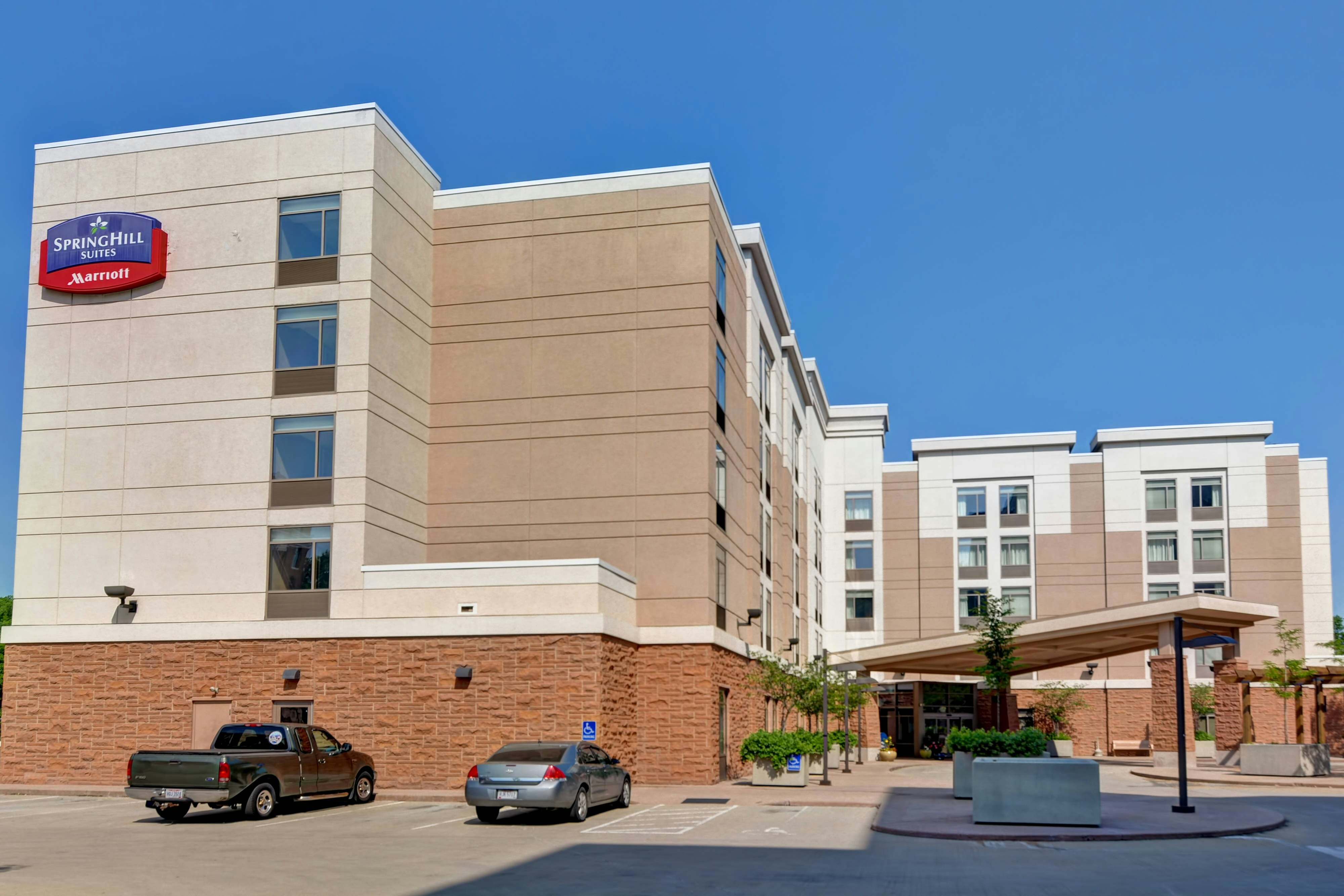 Springhill Suites by Marriott Midtown Cincinnati 50/52
