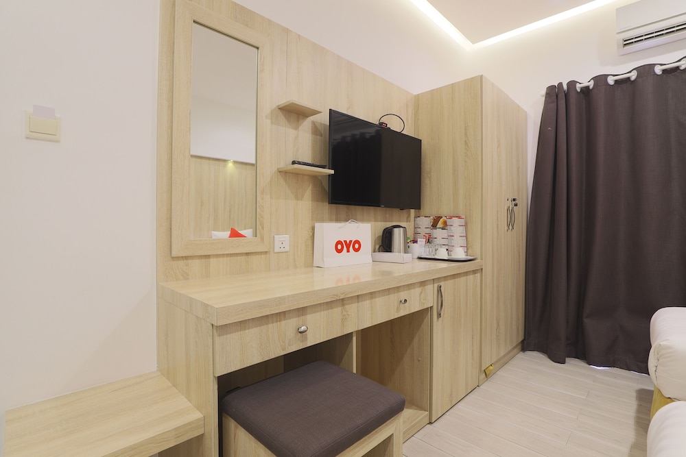 Capital O 314 24 Gold Hotel 49/49