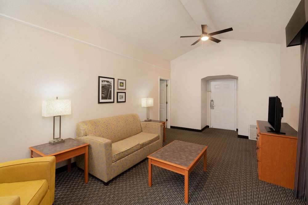 La Quinta Inn Nashville South 32/48