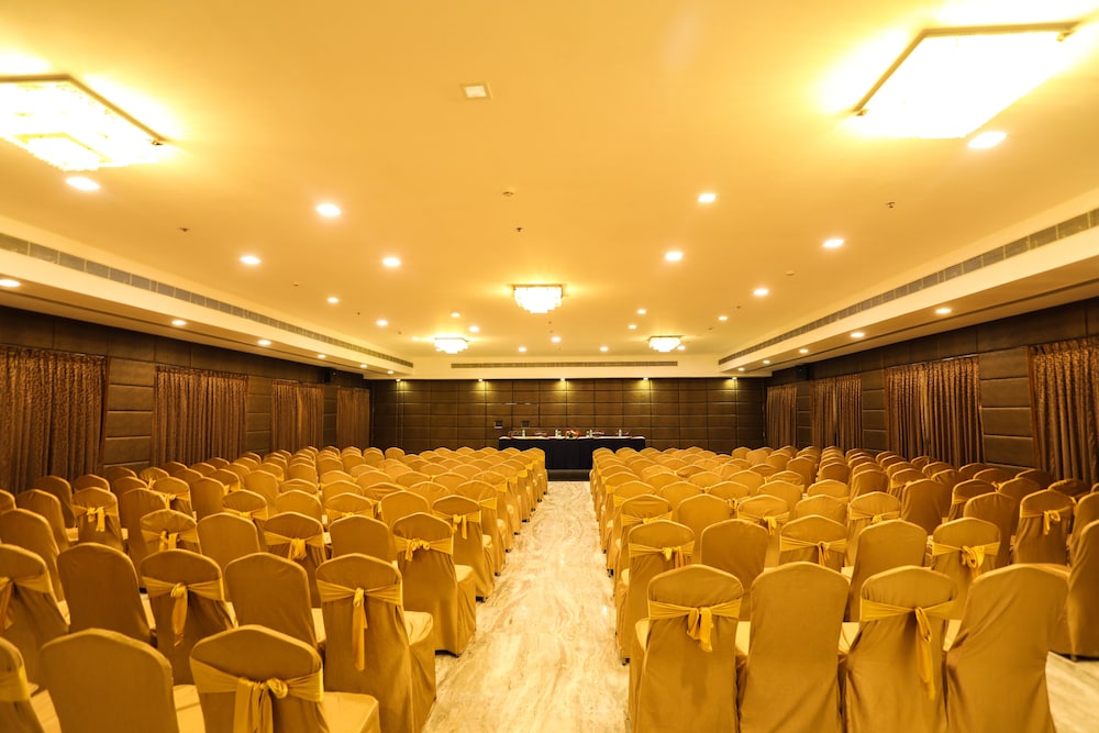 HOTEL RAJ PARK(FORMELY -RAMADA RAJ PARK INN) 53/63