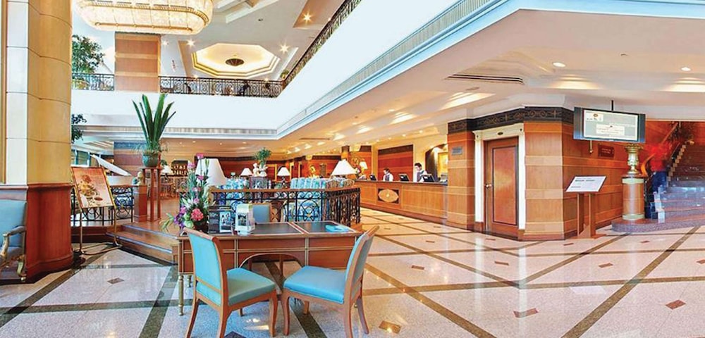 Golden Tulip Sovereign Hotel 8/50