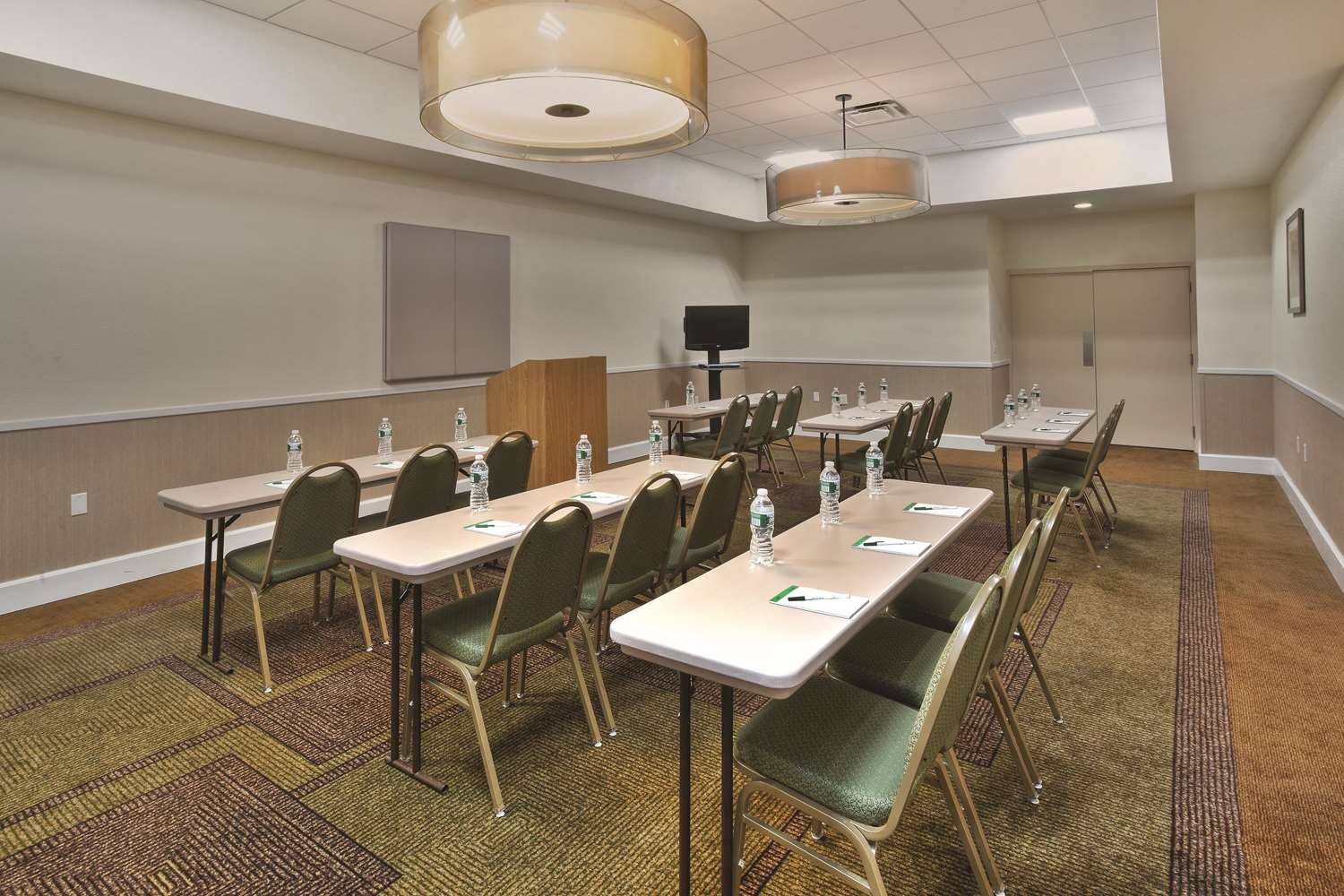 La Quinta Inn & Suites by Wyndham Danbury 47/58