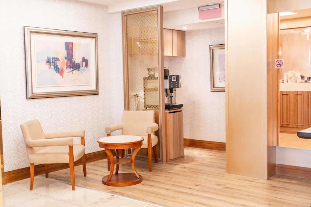 Elegance Hotel Taipei 39/44