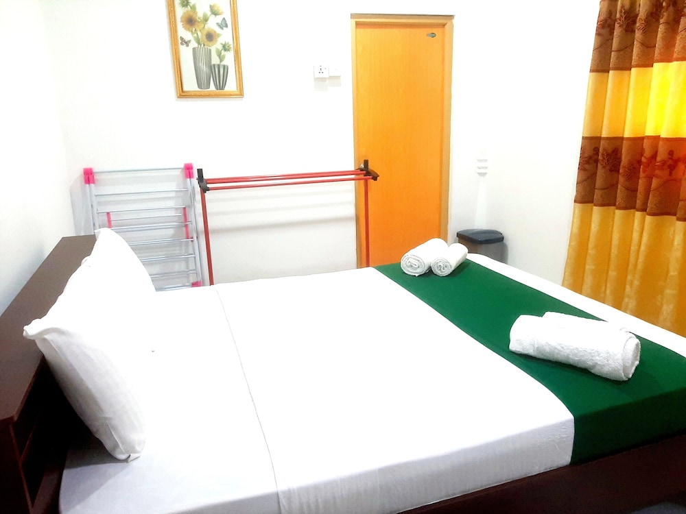 DELUXE, DOUBLE BED
