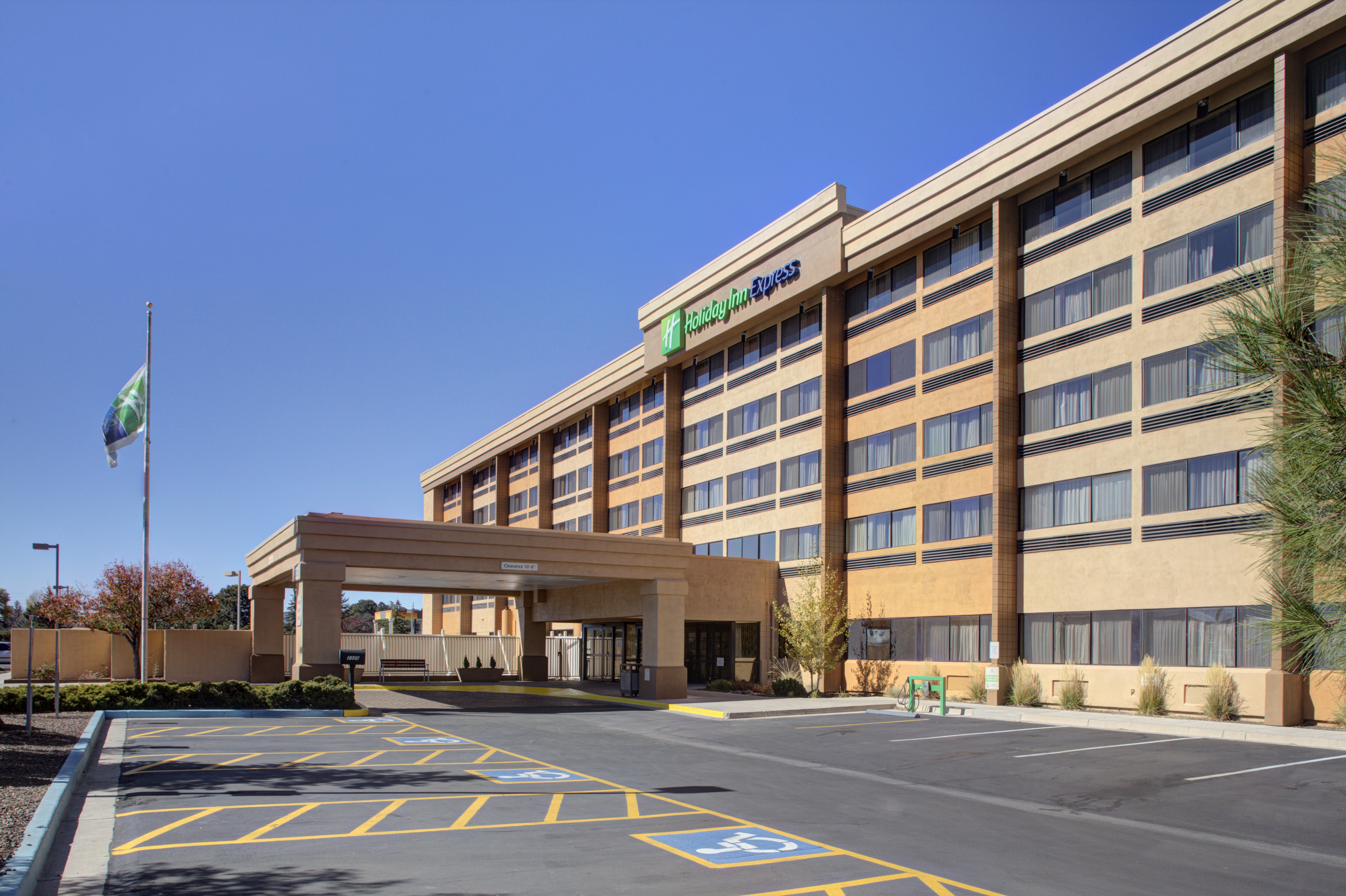 HOLIDAY INN EXPRESS FLAGSTAFF 60/63