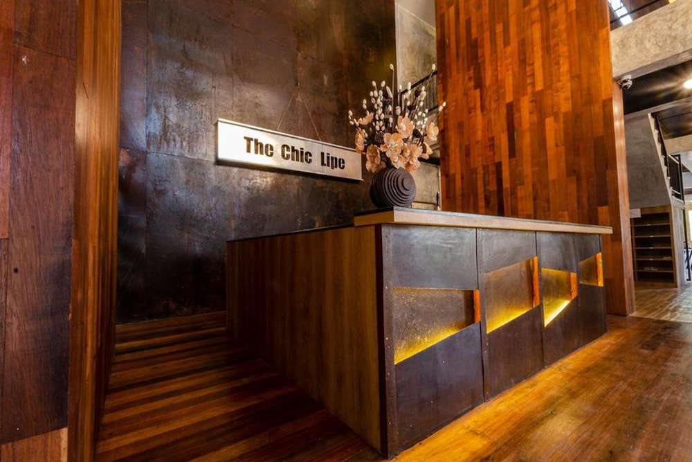 The Chic Lipe 8/49