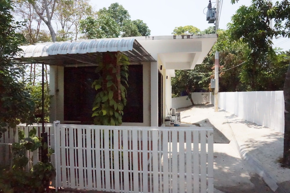 Pine Bungalow 3/64