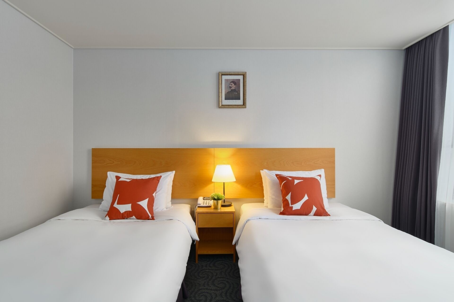 SUPERIOR, TWIN BEDS