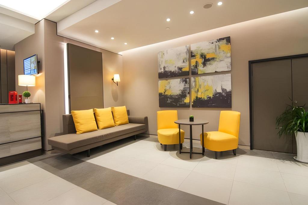 Home Inn Plus (Dali Ancient City South Gate) 39/42