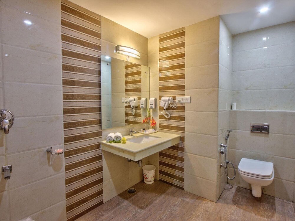 The Katoch Grand Resort 50/50