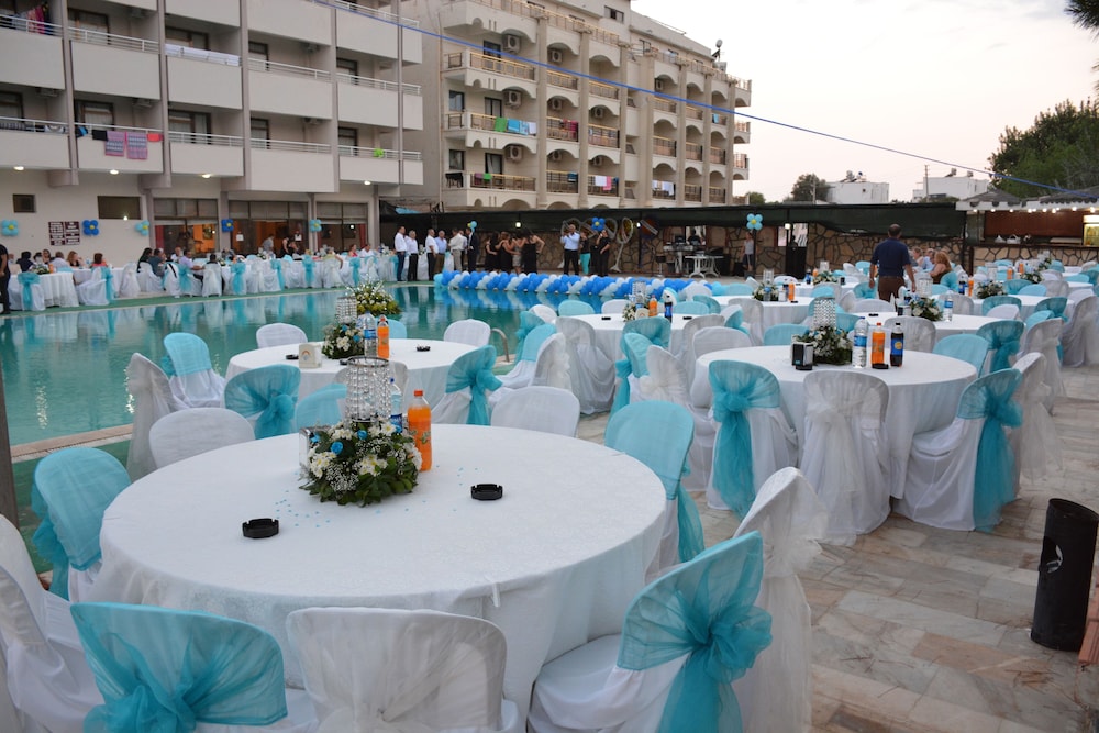 First Class Hotel 41/59