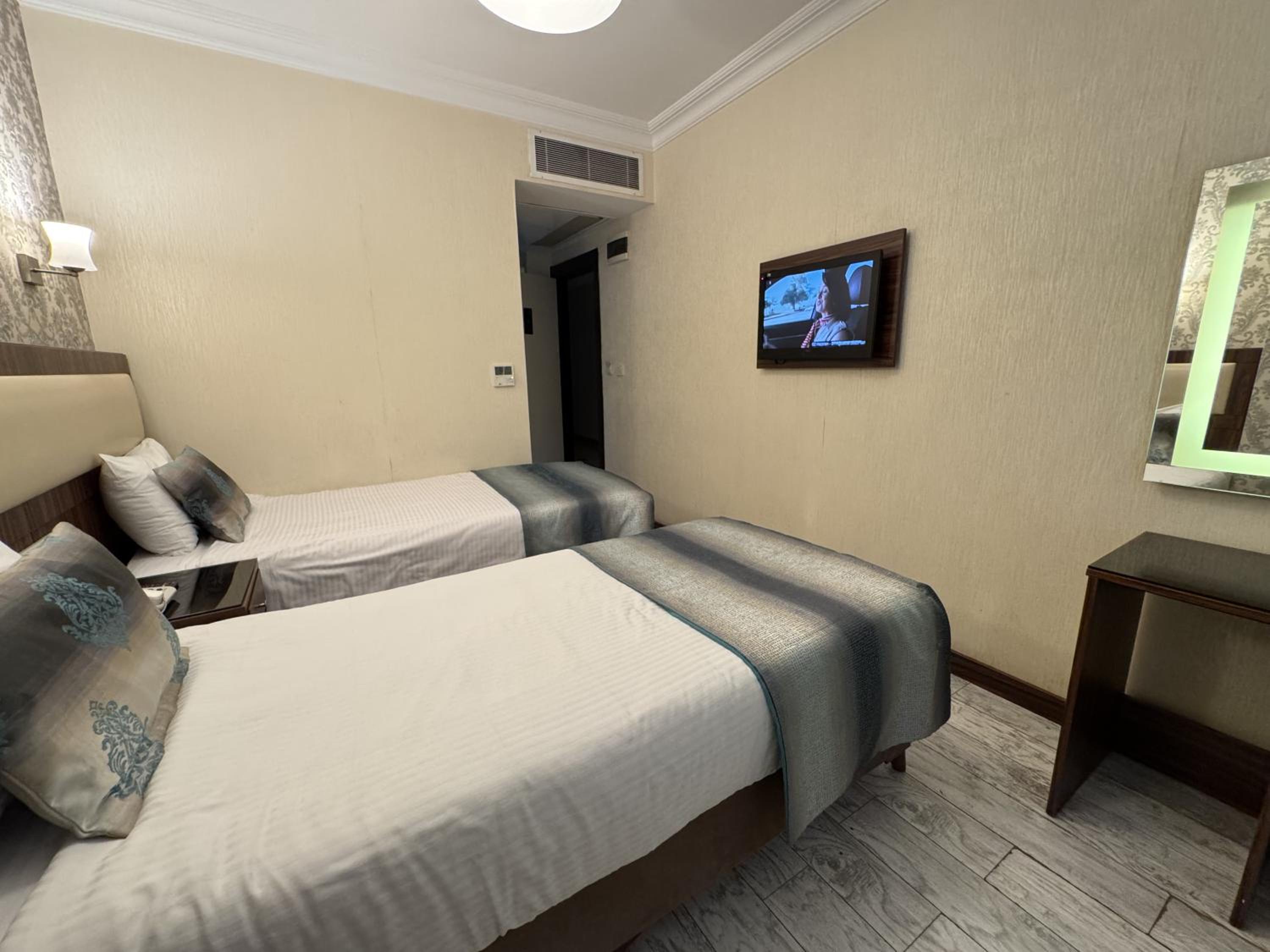 BULVAR HOTEL 10/50