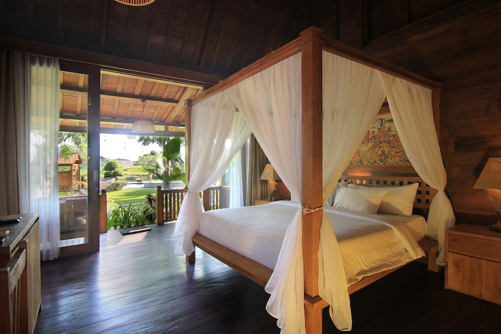 Taulan Villa and Restaurant 14/50