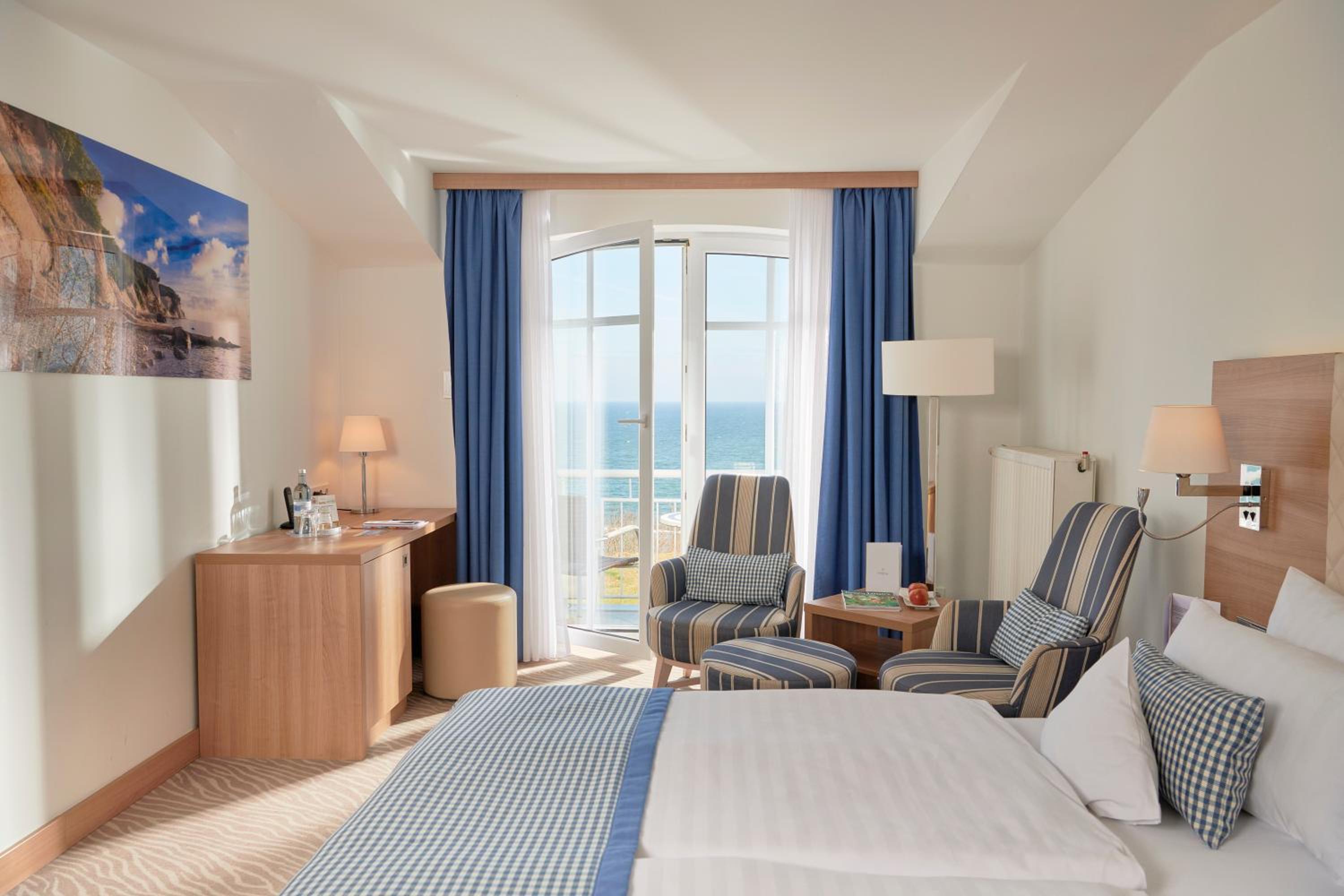 غرفة بسرير مزدوج بإطلالة على البحر بشرفة، Hotel Bernstein 6/9