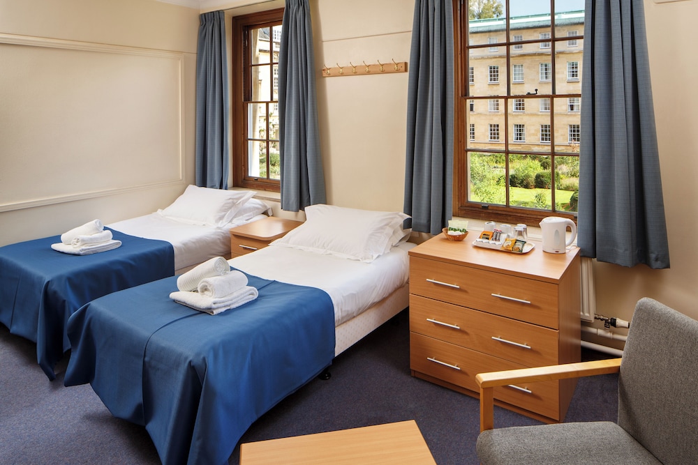 Christ S College Cambridge 30/58