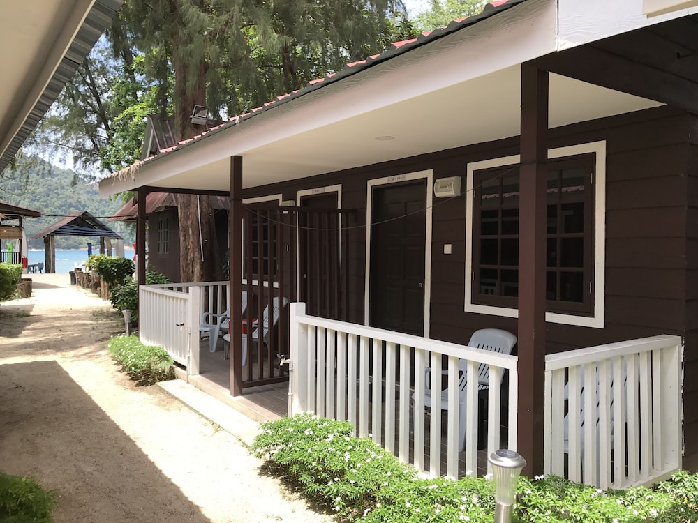 The Barat Perhentian Beach Resort 12/72