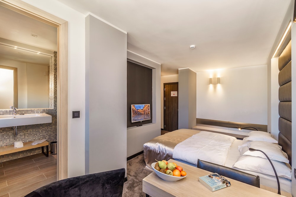 SUPERIOR, DOUBLE BED, SEA VIEW