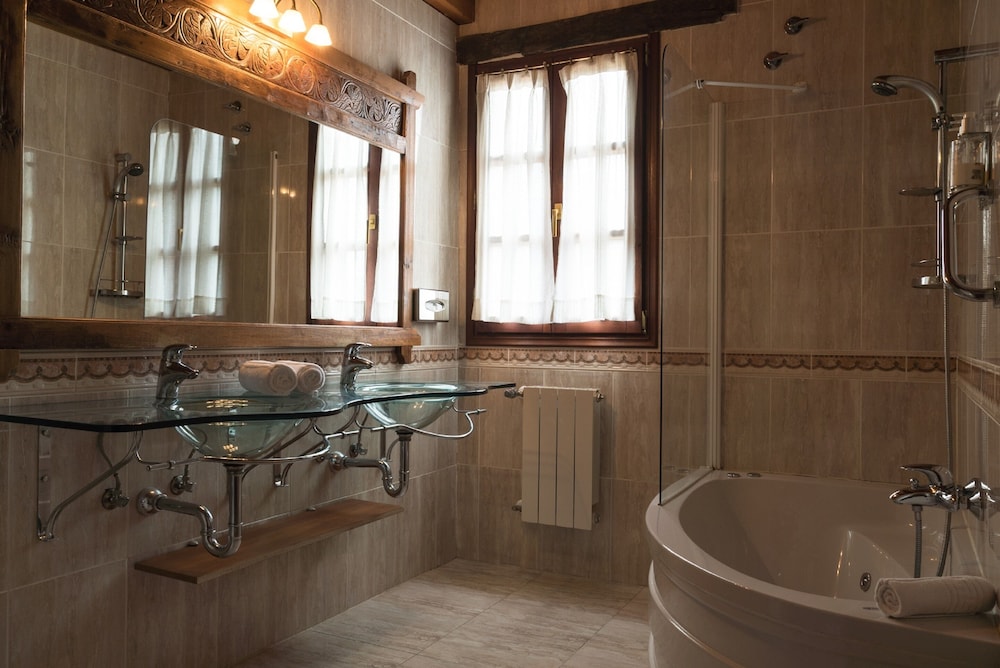 Hotel The Originals and Spa Etxegana 17/70
