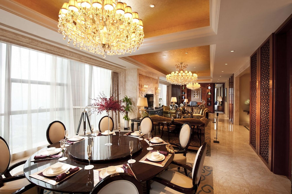 Hilton Nanjing 85/98
