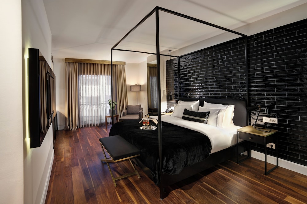 39 Kalamis Marina Hotel 17/50