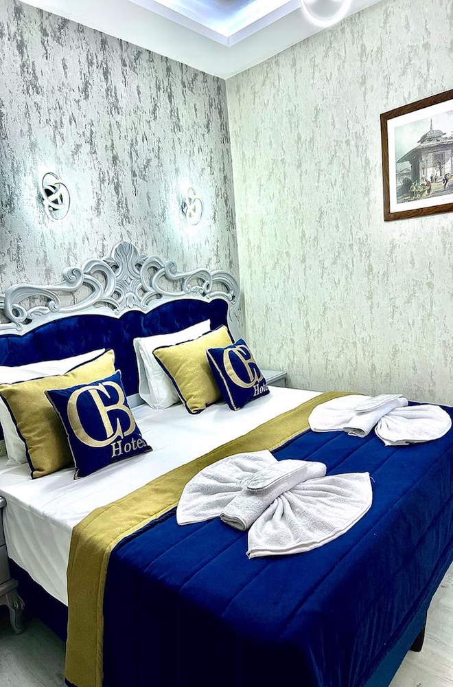 SUPERIOR, DOUBLE OR TWIN BED