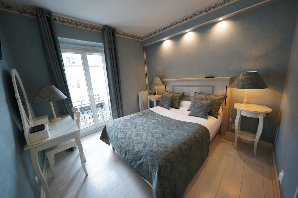 HOTEL DU CHATEAU 24/53