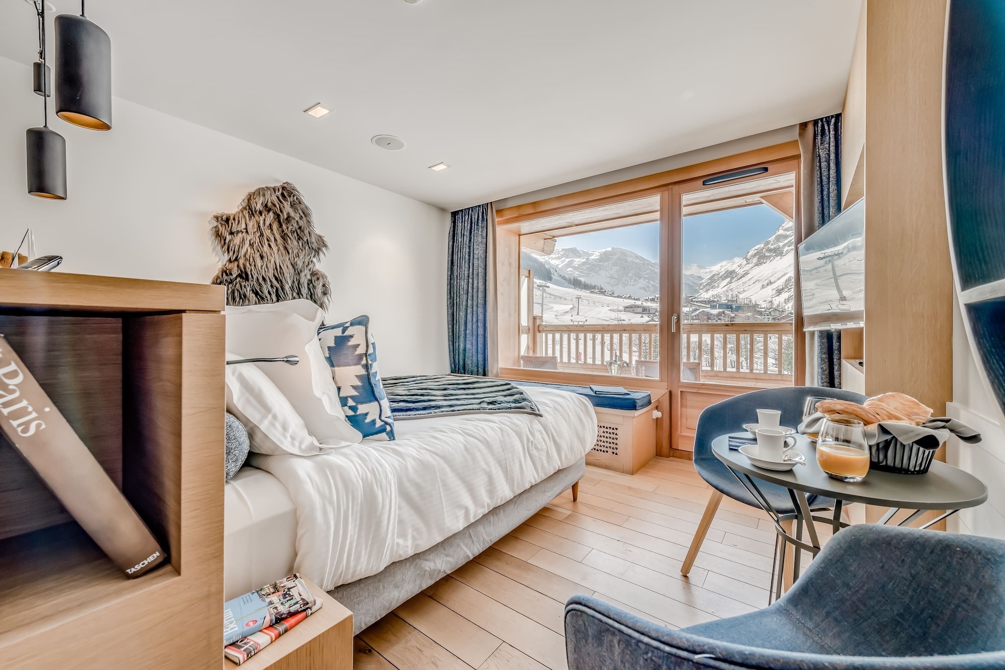 Superior, Double Bed, Slope View