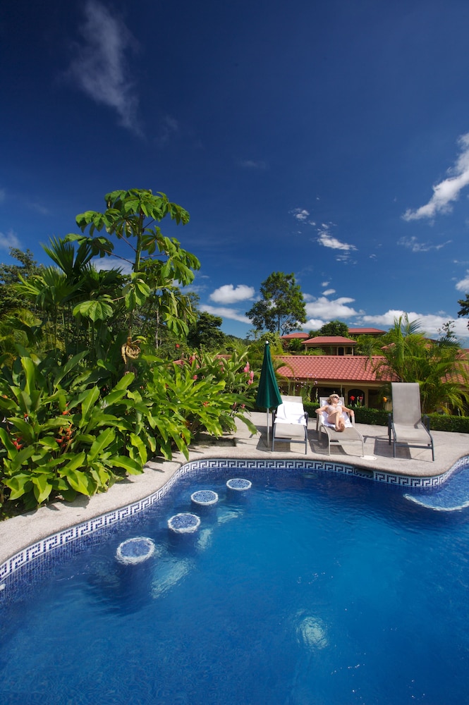 Arenal Volcano Inn 7/69