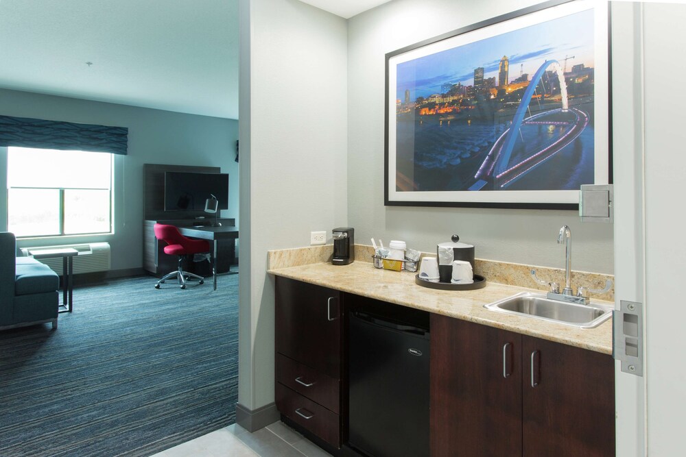 Hampton Inn Suites Ankeny 48/59