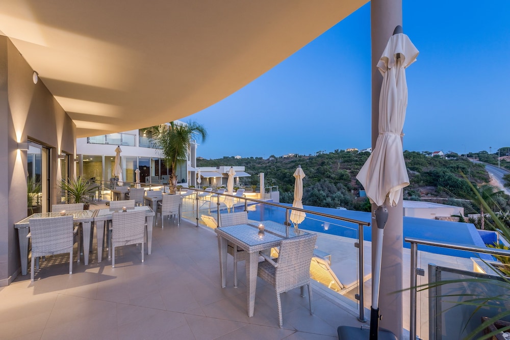 Caneiros Luxury House & Suites 54/67