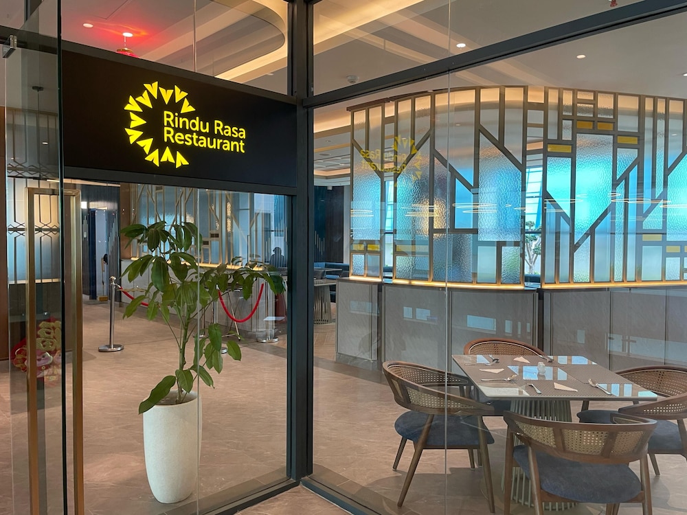 Grand Anara Airport Hotel 36/50