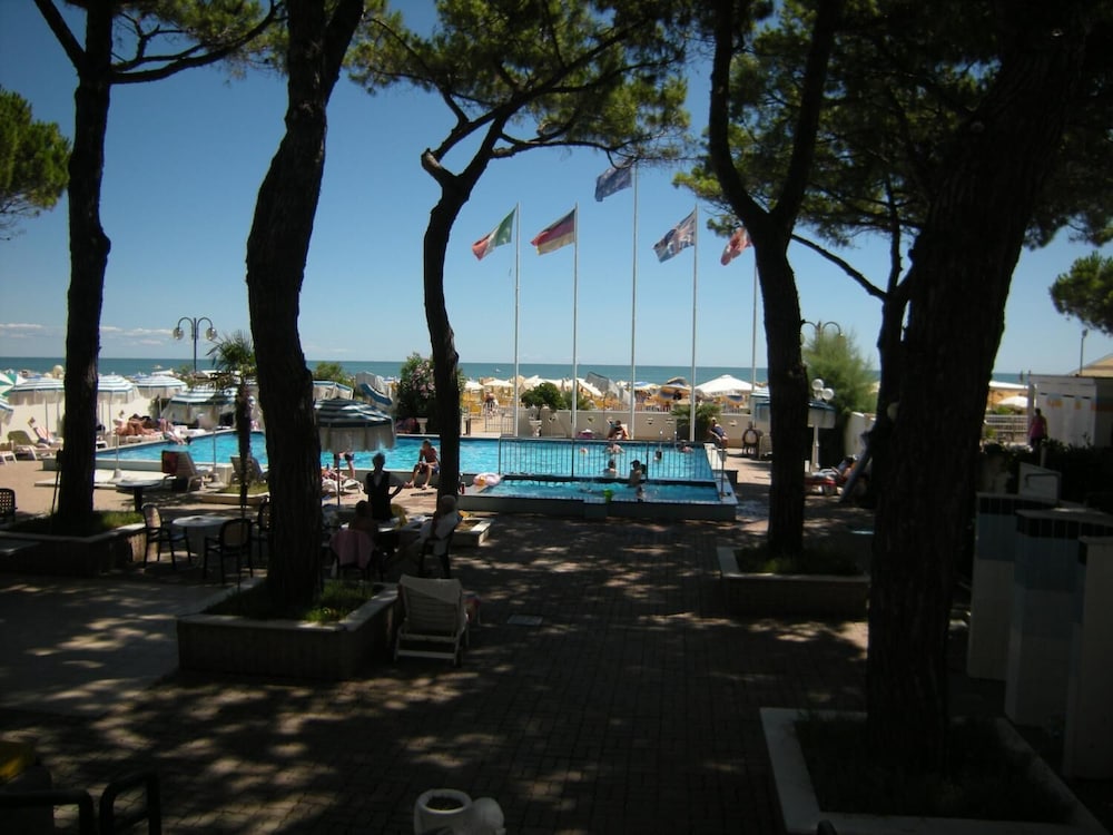 Ambasciatori Palace 17/29