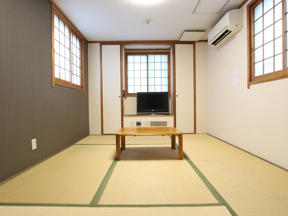 Hotel Livemax Budget Shinosaka 33/37