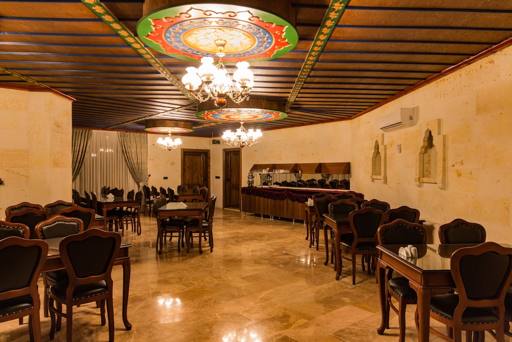 Empire Cave Hotel 34/50