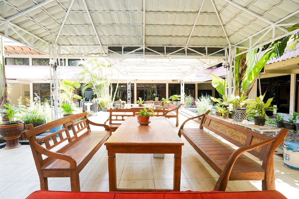OYO 1652 Hotel Tampiarto 28/35