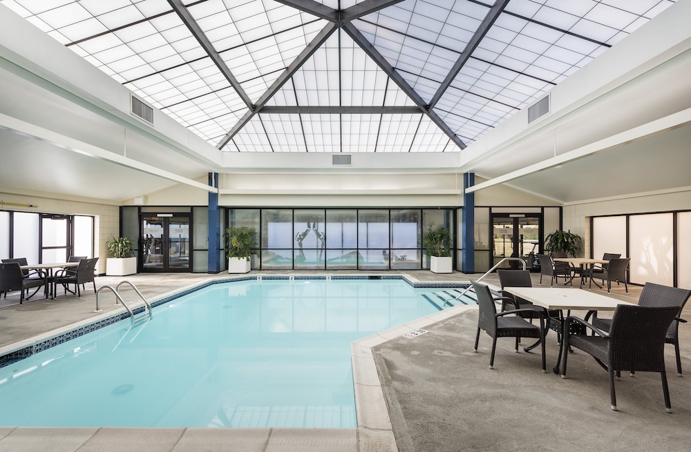 swimming pool spa