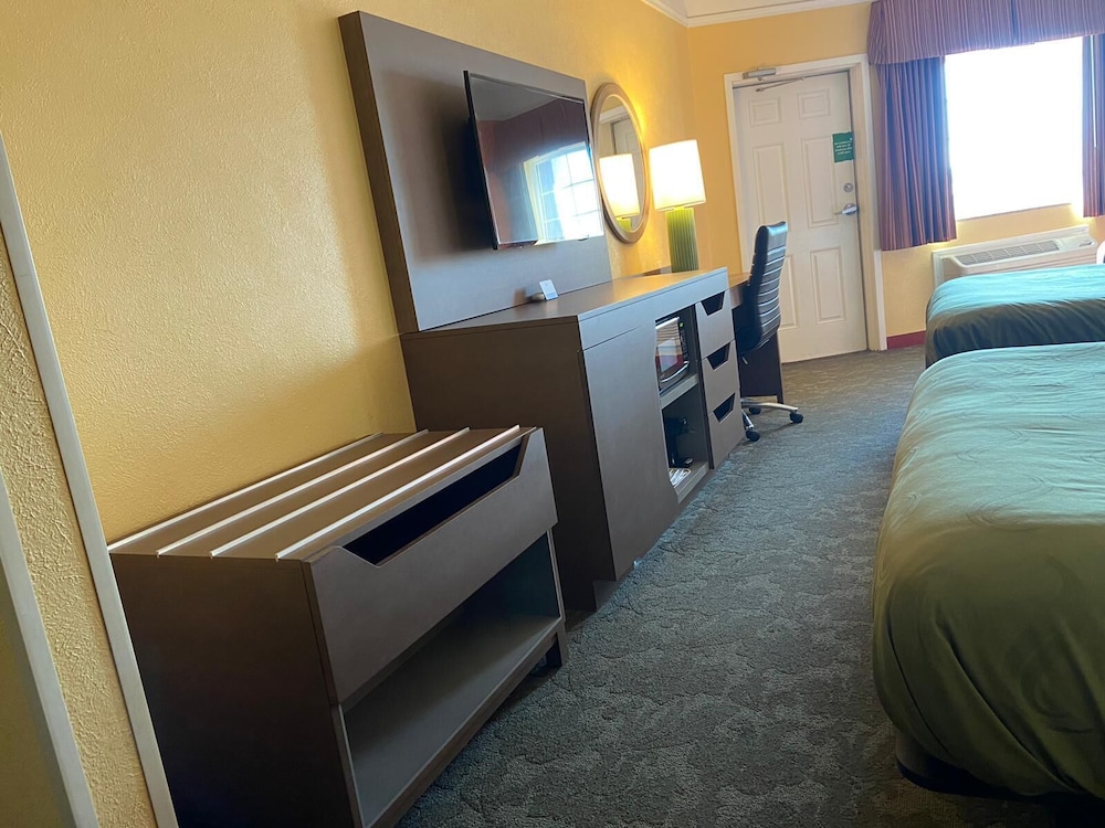 Hyatt Select Galveston Beachfront 19/43