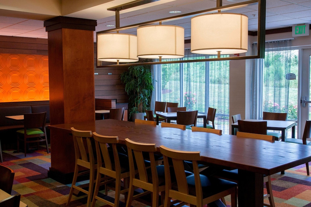 Fairfield Inn And Suites Bedford 27/36