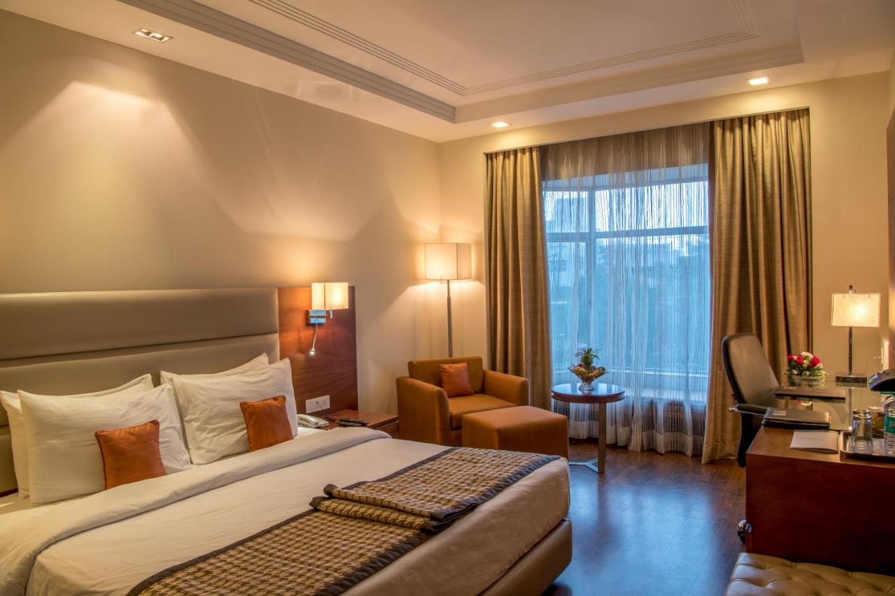 Club, Double Bed
