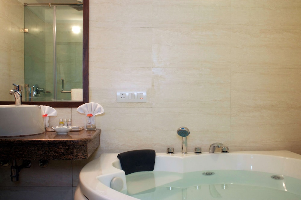 Hotel Legend Sarovar Portico 28/28
