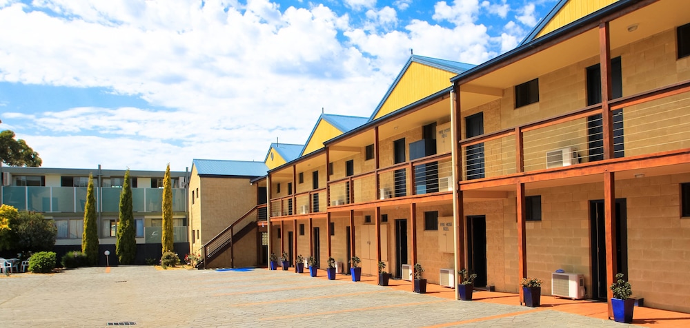 Seaview Motel and Apartments 7/62