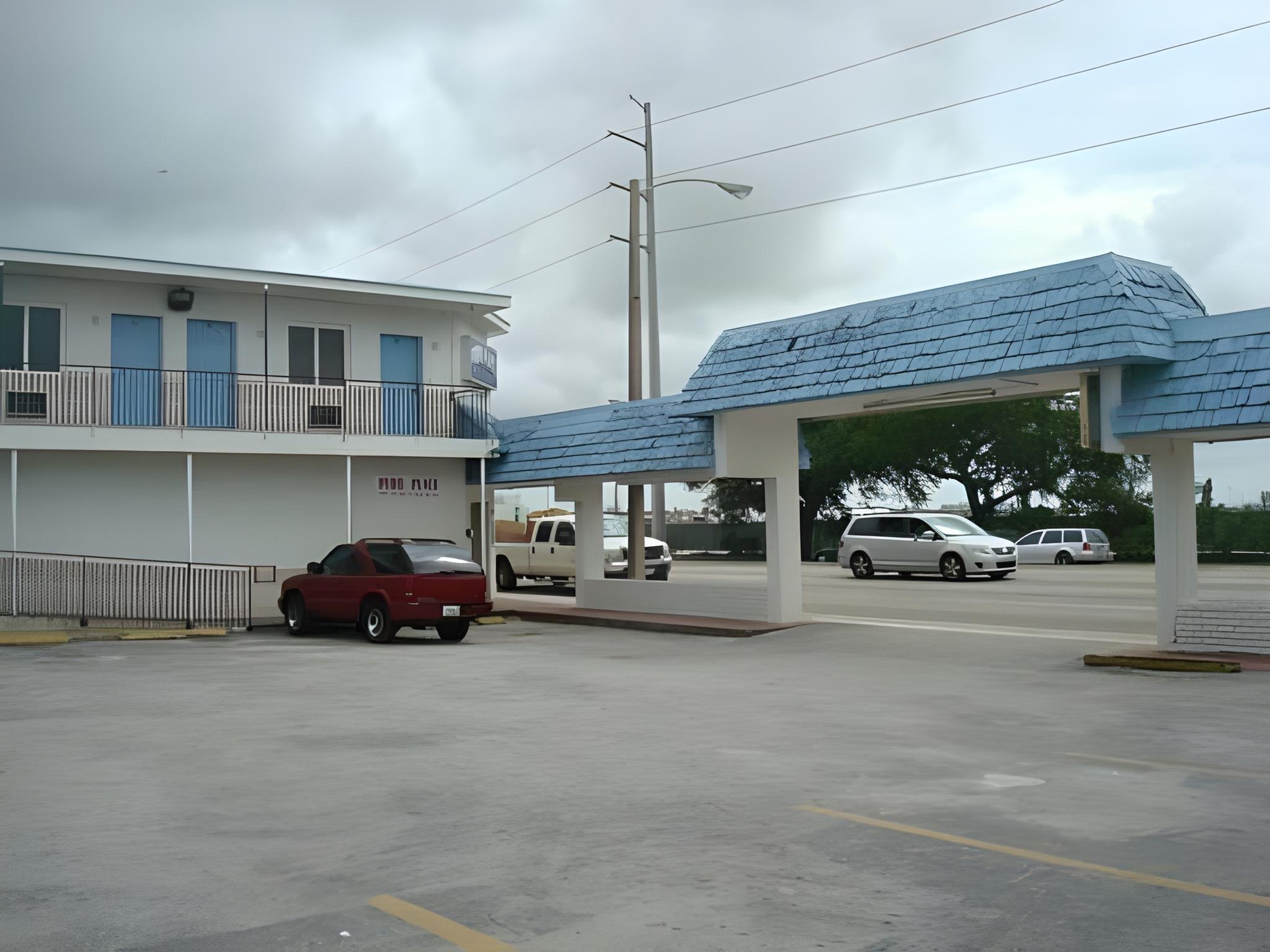 Miami Springs Inn 20/26